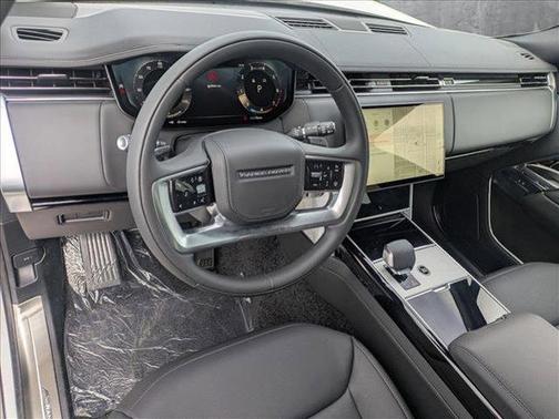 2025 Land Rover Range Rover P400 SE