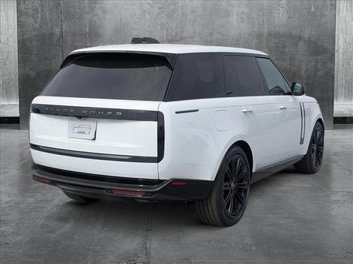 2025 Land Rover Range Rover P400 SE