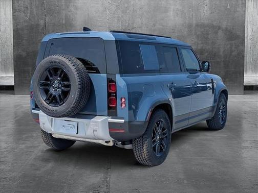 2025 Land Rover Defender 110 P300