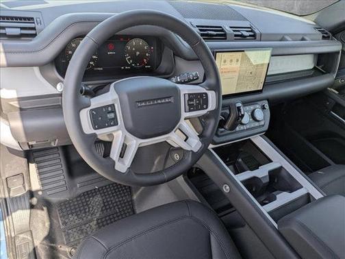 2025 Land Rover Defender 110 P300