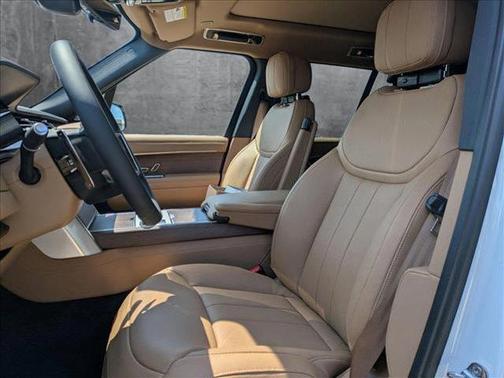 2025 Land Rover Range Rover P530 SE