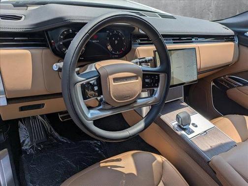 2025 Land Rover Range Rover P530 SE