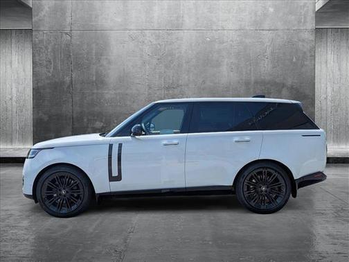 2025 Land Rover Range Rover P530 SE