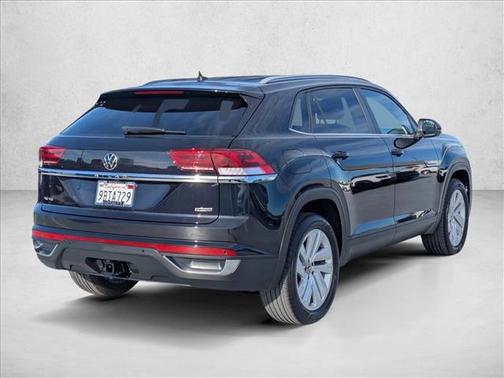 Deep Black Pearl 2022 Volkswagen Atlas Cross Sport 3.6L V6 SE w/Technology