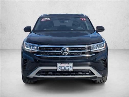 Deep Black Pearl 2022 Volkswagen Atlas Cross Sport 3.6L V6 SE w/Technology