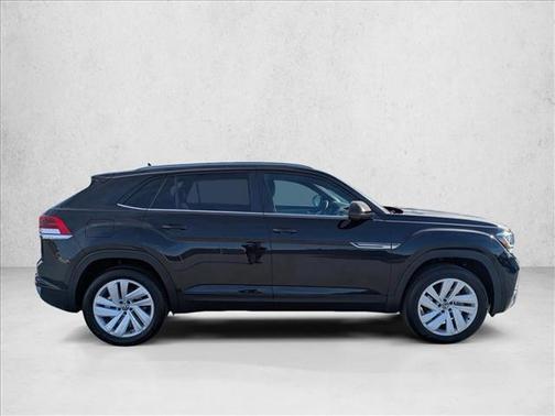 Deep Black Pearl 2022 Volkswagen Atlas Cross Sport 3.6L V6 SE w/Technology