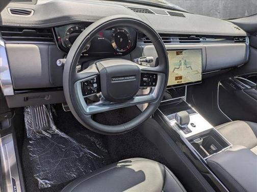 2025 Land Rover Range Rover P400 SE