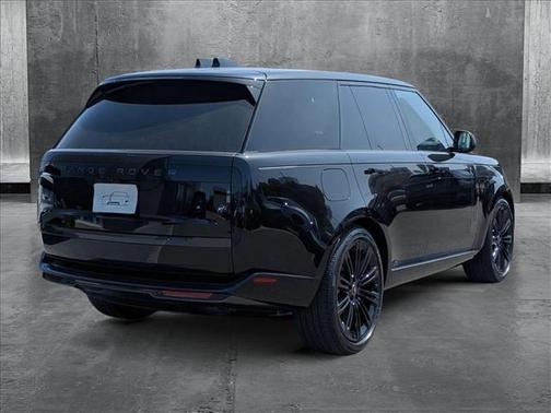 2025 Land Rover Range Rover P400 SE