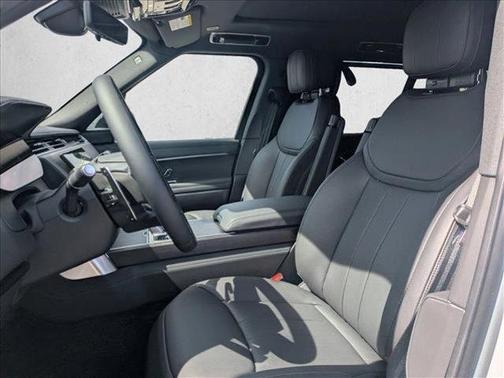 Fuji White 2026 Land Rover Range Rover P400 SE 7 Seat