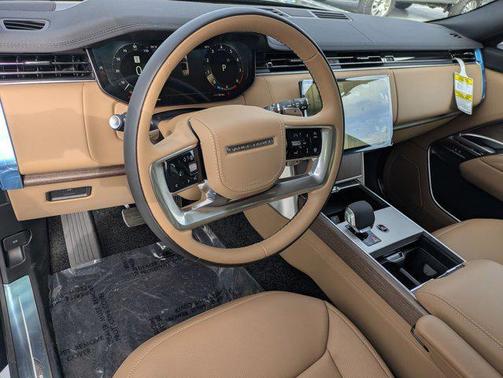 British Racing Green SV Bespoke Ultra Met Gloss 2026 Land Rover Range Rover P530 SE