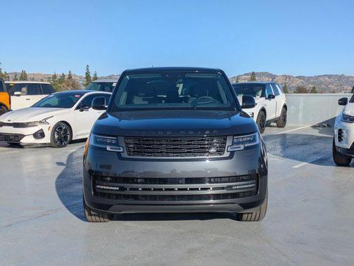 2026 Land Rover Range Rover P530 SE