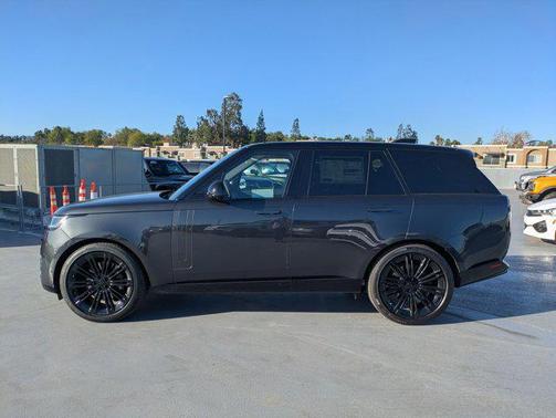 2026 Land Rover Range Rover P530 SE