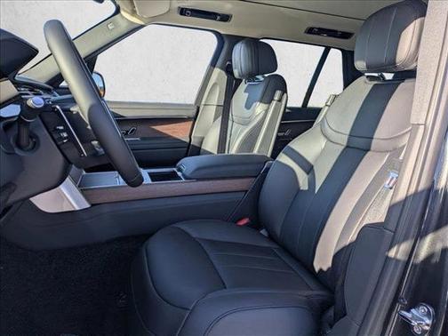 2026 Land Rover Range Rover P530 SE