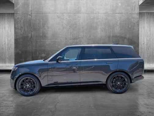 2025 Land Rover Range Rover P400 SE 7 Seat