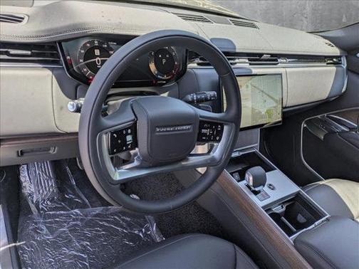 2025 Land Rover Range Rover P400 SE 7 Seat