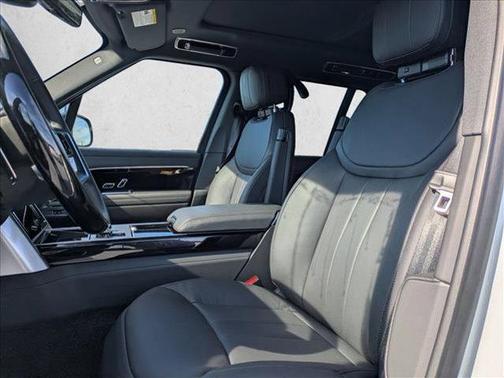 2026 Land Rover Range Rover P530 SE