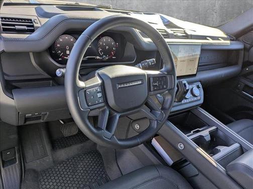 2025 Land Rover Defender X-Dynamic SE