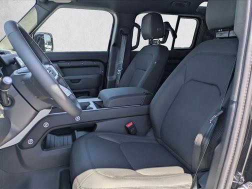 Santorini Black Metallic 2026 Land Rover Defender P400 X-Dynamic SE