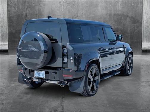 2025 Land Rover Defender 110 V8