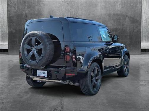 2025 Land Rover Defender 90 P400 X-Dynamic SE