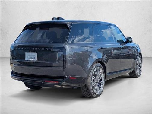 2026 Land Rover Range Rover P400 SE 7 Seat