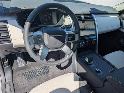 2026 Land Rover Discovery Dynamic SE