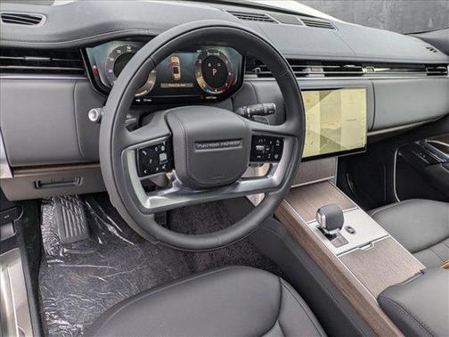 2025 Land Rover Range Rover P400 SE 7 Seat
