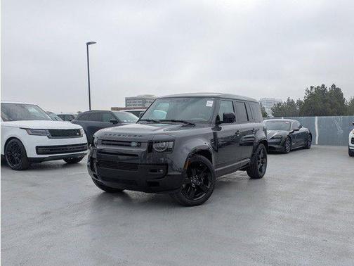 2025 Land Rover Defender 110 V8