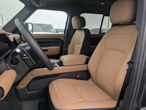 2025 Land Rover Defender 110 V8