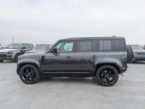 2025 Land Rover Defender 110 V8