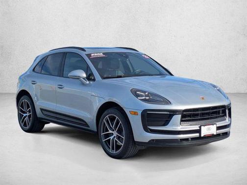 Dolomite Silver Metallic 2022 Porsche Macan Macan
