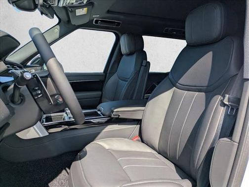 2026 Land Rover Range Rover P400 SE 7 Seat