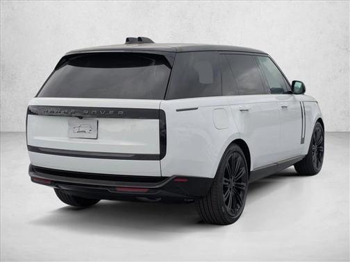 Fuji White 2026 Land Rover Range Rover P400 SE 7 Seat