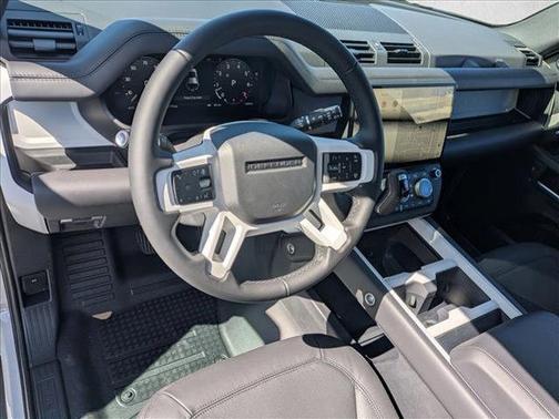 2026 Land Rover Defender P400 X-Dynamic SE