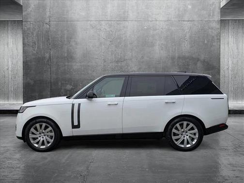 2025 Land Rover Range Rover P400 SE 7 Seat