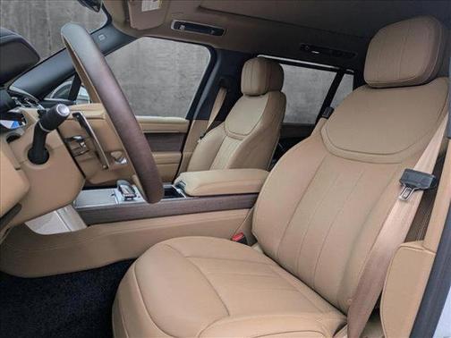 2025 Land Rover Range Rover P400 SE 7 Seat