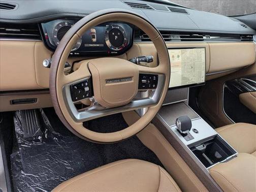2025 Land Rover Range Rover P400 SE 7 Seat