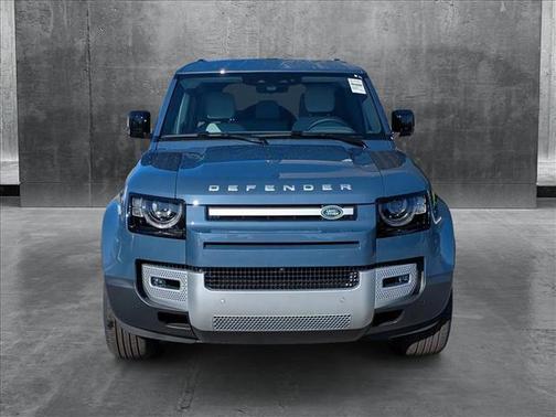 2025 Land Rover Defender 110 P400 S