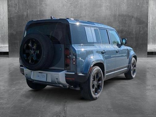 2025 Land Rover Defender 110 P400 S