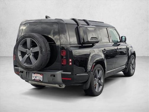 2024 Land Rover Defender Outbound