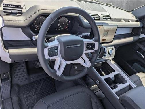 2025 Land Rover Defender 110 P400 S