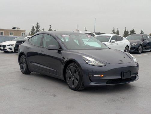 Midnight Silver Metallic 2022 Tesla Model 3 Long Range