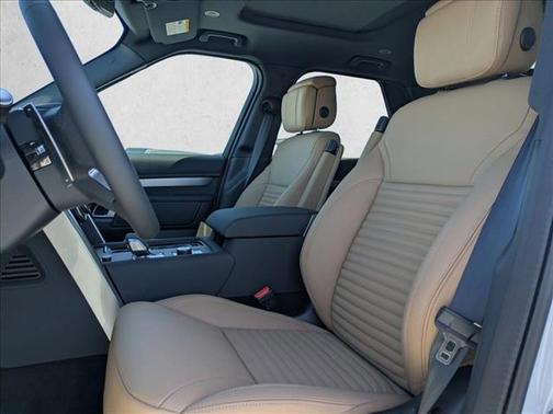 Fuji White 2026 Land Rover Discovery Gemini Edition