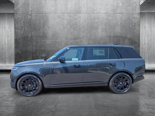 2025 Land Rover Range Rover P400 SE 7 Seat