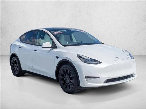 Pearl White Multi-Coat 2022 Tesla Model Y Long Range Dual Motor All-Wheel Drive
