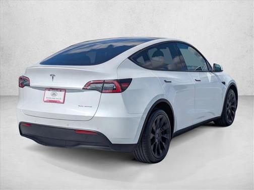 Pearl White Multi-Coat 2022 Tesla Model Y Long Range Dual Motor All-Wheel Drive