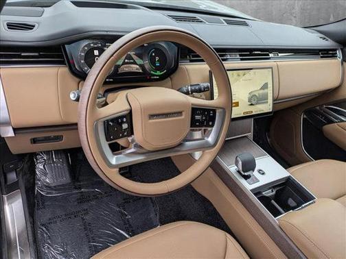 2025 Land Rover Range Rover P550e SE