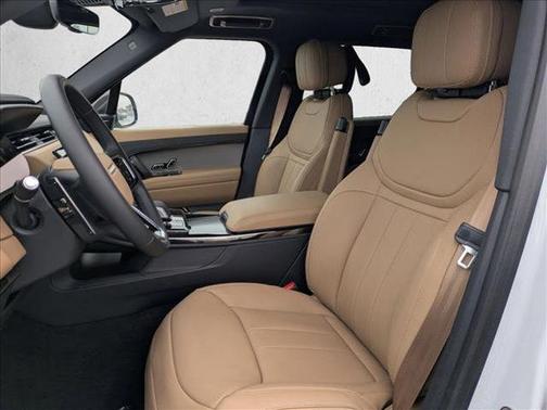 Fuji White 2026 Land Rover Range Rover Sport SE