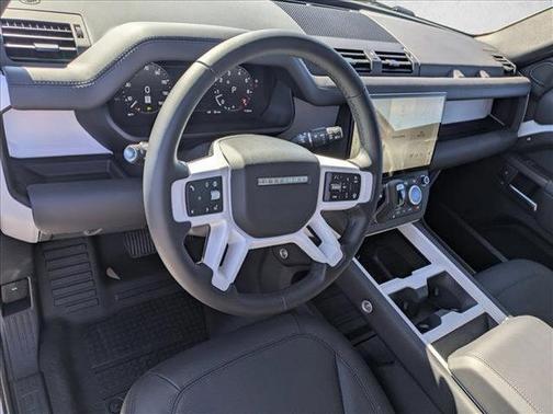 2026 Land Rover Defender P400 X-Dynamic SE