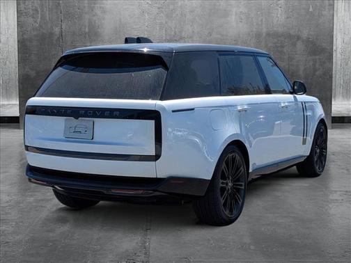 2025 Land Rover Range Rover P400 SE 7 Seat